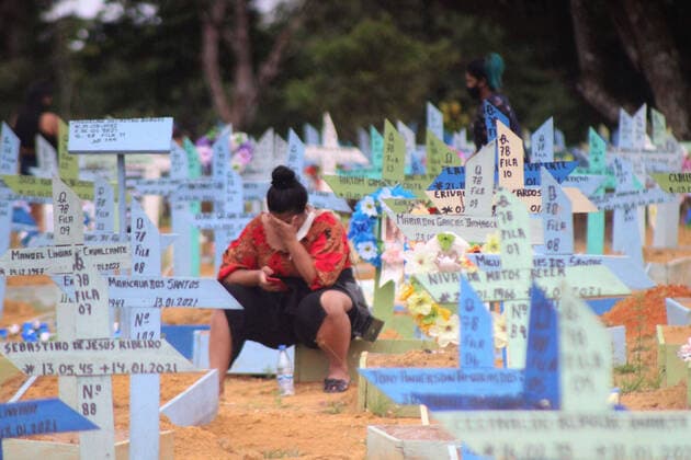 May 8, 2021, Manaus, Brazil. Public and private cemeteries in Manaus were authorized to receive popular visitation in reference to Mother s Day. A decree published in the Official Gazette of the Municipality last Saturday (1st) authorizes the traditional visit to the spaces. The public must follow protective measures against Covid, using masks, washing hands with soap and water or using 70% gel alcohol. The publication establishes the operation from 6 am to 8 pm, between the 7th and the 9th of May  Copyright: xJosemarxAntunesx