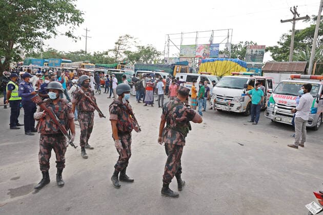 May 9, 2021, Dhaka, Dhaka, Bangladesh: May, 09, 2021 The border guard force was deployed to limit the massive number of Eid returnees crowding the ferry port at Padma river amidst the coronavirus pandemic in Dhaka, Bangladesh Dhaka Bangladesh - ZUMAr338 20210509_zip_r338_031 Copyright: xHarun-Or-Rashidx