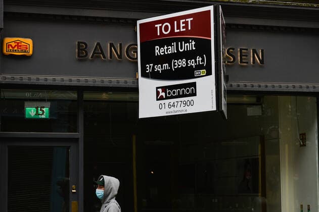Daily Life In Dublin During COVID-19 Lockdown One of the many To Let signs that can be seen in Dublin city center next to a closed business premisses during the final days of the COVID-19 lockdown. On Sunday, 9 May 2021, in Dublin, Ireland. Dublin Ireland widak-dublinda210509_np7sZ  Copyright: xArturxWidakx