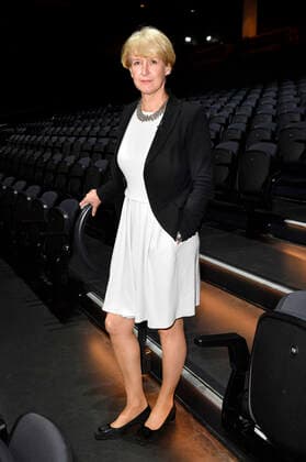 Claudia Grosse-Leege beim Fototermin bei der Pressekonferenz für das Nothilfe-Projekt hierspieltdiemusik zur Unterstützung der Berliner Musikszene in der Verti Music Hall. Berlin, 10.05.2021