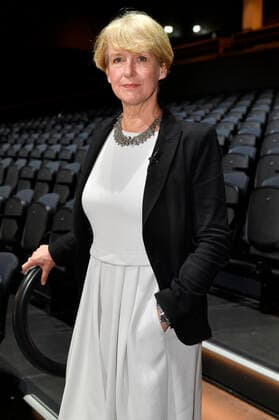 Claudia Grosse-Leege beim Fototermin bei der Pressekonferenz für das Nothilfe-Projekt hierspieltdiemusik zur Unterstützung der Berliner Musikszene in der Verti Music Hall. Berlin, 10.05.2021