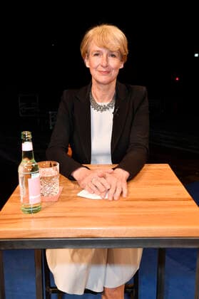 Claudia Grosse-Leege beim Fototermin bei der Pressekonferenz für das Nothilfe-Projekt hierspieltdiemusik zur Unterstützung der Berliner Musikszene in der Verti Music Hall. Berlin, 10.05.2021