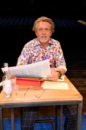 Dr. Hajo Schumacher beim Fototermin bei der Pressekonferenz für das Nothilfe-Projekt hierspieltdiemusik zur Unterstützung der Berliner Musikszene in der Verti Music Hall. Berlin, 10.05.2021