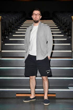Prinz Pi beim Fototermin bei der Pressekonferenz für das Nothilfe-Projekt hierspieltdiemusik zur Unterstützung der Berliner Musikszene in der Verti Music Hall. Berlin, 10.05.2021