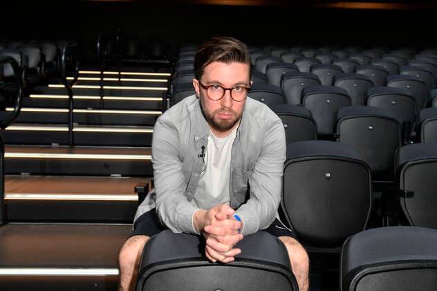 Prinz Pi beim Fototermin bei der Pressekonferenz für das Nothilfe-Projekt hierspieltdiemusik zur Unterstützung der Berliner Musikszene in der Verti Music Hall. Berlin, 10.05.2021