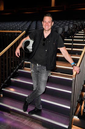 Sascha Vollmer von The BossHoss beim Fototermin bei der Pressekonferenz für das Nothilfe-Projekt hierspieltdiemusik zur Unterstützung der Berliner Musikszene in der Verti Music Hall. Berlin, 10.05.2021