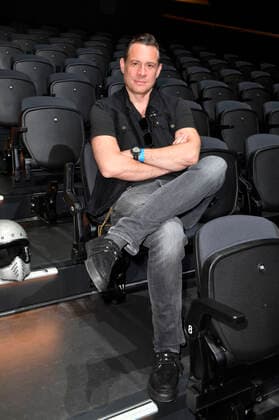Sascha Vollmer von The BossHoss beim Fototermin bei der Pressekonferenz für das Nothilfe-Projekt hierspieltdiemusik zur Unterstützung der Berliner Musikszene in der Verti Music Hall. Berlin, 10.05.2021