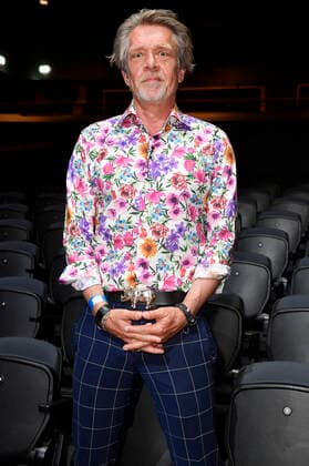 Dr. Hajo Schumacher beim Fototermin bei der Pressekonferenz für das Nothilfe-Projekt hierspieltdiemusik zur Unterstützung der Berliner Musikszene in der Verti Music Hall. Berlin, 10.05.2021