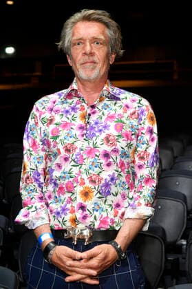 Dr. Hajo Schumacher beim Fototermin bei der Pressekonferenz für das Nothilfe-Projekt hierspieltdiemusik zur Unterstützung der Berliner Musikszene in der Verti Music Hall. Berlin, 10.05.2021