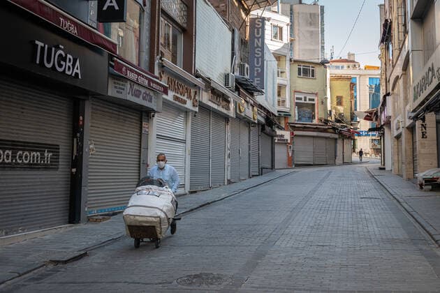 Istanbul Under Covid-19 Lockdown On 10 May 2021, streets in the historic old city of Istanbul, Turkey, remained largely empty and lined with closed stores as a strict Covid-19 curfew kept most nonessential workers at home, leaving many areas frequented only by foreign tourists. Istanbul Turkey cupolo-notitle210511_npX2b  Copyright: xDiegoxCupolox