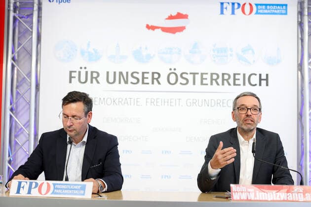 20210511 Press conference with FPOe club chairman and education spokesman VIENNA, AUSTRIA - MAY 11: Member of the National Council and Education spokesperson Hermann Brueckl (FPOe) and Member of the National Council and club chairman Herbert Kickl (FPOe) at Press conference - with FPOe club chairman and education spokesman at FPOe-Media Center on May 11, 2021 in Vienna, Austria. 210511_SEPA_10_016 Copyright: xMichaelxIndrax SEPAxMedia