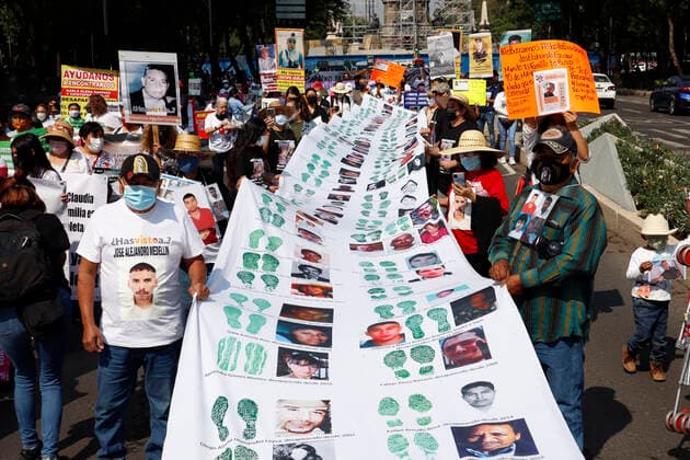 Mothers Of Missing Persons Protest To Demand Solutions In Mexico MEXICO CITY, MEXICO - MAY 10: Mothers of disappeared persons, take part during a march to demand justice and the return of their relatives alive, demand urgent solutions to the alarming figures as part of Mother s Day at Reforma Avenue on May 10, 2021 in Mexico City, Mexico. More that 87,700,000 persons registered as missing due to various causes such as forced disappearance, kidnappings or organized crime in Mexico. Copyright: xLuisxBarronx EYEPIXGROUP_LB_10052021_6717
