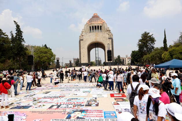 Mothers Of Missing Persons Protest To Demand Solutions In Mexico MEXICO CITY, MEXICO - MAY 10: Mothers of disappeared persons, take part during a march to demand justice and the return of their relatives alive, demand urgent solutions to the alarming figures as part of Mother s Day at Reforma Avenue on May 10, 2021 in Mexico City, Mexico. More that 87,700,000 persons registered as missing due to various causes such as forced disappearance, kidnappings or organized crime in Mexico. Copyright: xLuisxBarronx EYEPIXGROUP_LB_10052021_6738