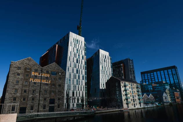 Creative Highlights World Daily Life In Dublin During COVID-19 Lockdown A general view of the nearly finished Boland™s Quay new site on Dublin™s Barrow Street and Google EMEA HQ building (right), at the Grand Canal Docks, in Dublin. On Tuesday, 11 May 2021, in Dublin, Ireland. Dublin Ireland widak-dailydub210511_np3CI  Copyright: xArturxWidakx