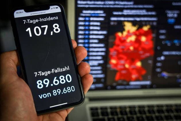 Coronavirus in Deutschland - Covid-19-Dashboard des Robert Koch-Institut 12.05.2021: Robert Koch-Institut: 7-Tage-Inzidenz 107,8. 7-Tage-Fallzahl 89.680. COVID-19-Fälle 3.548.285. Zugang um 14.909 gegenüber dem Vortag. COVID-19-Todesfälle 85.380. Zugang um 268 gegenüber dem Vortag.