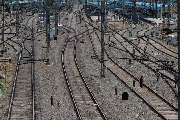 Virus Outbreak India Railway tracks of the city railway station looks deserted due to the lockdown imposed by the state gvernment to fight against the Covid-19 coronavirus in the eastern Indian state odisha s capital city bhubaneswar on May 12, 2021. Bhubaneswar Odisha India rout-notitle210512_npO8F  Copyright: xSTRx
