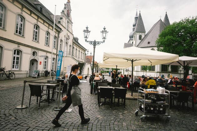 Outdoor Dinning Opens In Lippstadt As Lock Down Measure Ease general view of outdoor cafe in Lippstadt, Germany on May 12, 2021 as Soest and Lippstadt are two the first model cities to be selected in North Rhine Westphalian begin to relax lock down measture in the region with low infection rates Lippstadt Germany tang-notitle210512_npOxG  Copyright: xYingxTangx