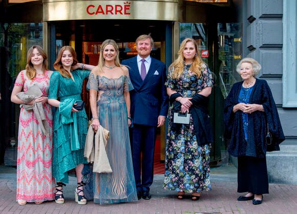 Bilder des Jahres 2021, Entertainment 05 Mai Entertainment Themen der Woche KW19 Entertainment Bilder des Tages 12-05-2021 Amsterdam Princess Ariane and Princess Alexia and Queen Maxima and King Willem-Alexander and Princess Amalia and Princess Beatrix arriving for the tv special ˜™ A life full of music™™ on the occasion of the Queen her 50th upcoming birthday on the 17th of may in Carre in Amsterdam. Â  Copyright: xPPEx