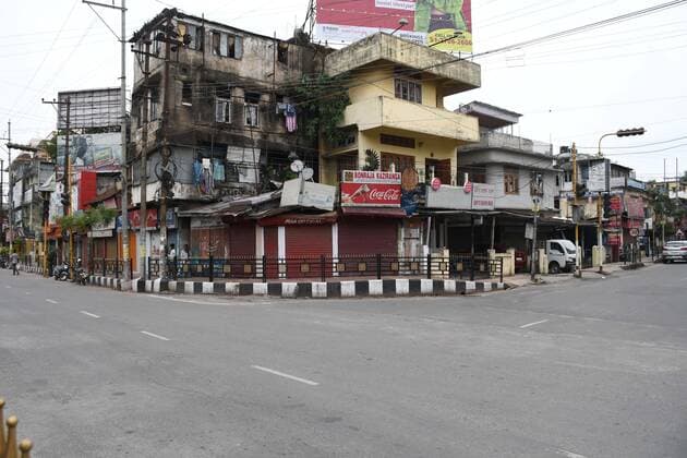 Coronavirus Emergency In India A road wears a deserted look during COVID-induced curfew as coronavirus cases surge in Guwahati, India Thursday, May 13, 2021. Guwahati India hazarika-notitle210513_np6ND  Copyright: xAnuwarxHazarikax
