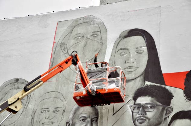 SÃO PAULO, SP - 13.05.2021: CRUZ VERMELHA GANHA GRAFITE - Red Cross Hospital gets graffiti to honor health professionals. The mural is by the artist Tito Ferrara. The work is part of the celebration of 158 years of the international entity. x2064546x  ArmandoxFerraz