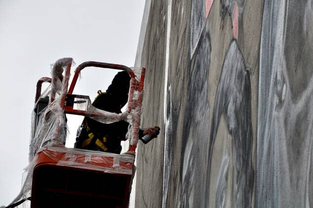 SÃO PAULO, SP - 13.05.2021: CRUZ VERMELHA GANHA GRAFITE - Red Cross Hospital gets graffiti to honor health professionals. The mural is by the artist Tito Ferrara. The work is part of the celebration of 158 years of the international entity. x2064553x  ArmandoxFerraz