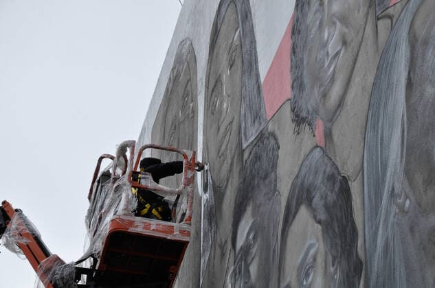 SÃO PAULO, SP - 13.05.2021: CRUZ VERMELHA GANHA GRAFITE - Red Cross Hospital gets graffiti to honor health professionals. The mural is by the artist Tito Ferrara. The work is part of the celebration of 158 years of the international entity. x2064554x  ArmandoxFerraz