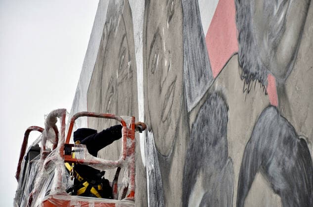 SÃO PAULO, SP - 13.05.2021: CRUZ VERMELHA GANHA GRAFITE - Red Cross Hospital gets graffiti to honor health professionals. The mural is by the artist Tito Ferrara. The work is part of the celebration of 158 years of the international entity. x2064555x  ArmandoxFerraz