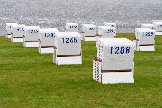 Büsum an der Nordsee in Schleswig-Holstein während der Corona-Pandemie im Mai 2021 - Tourismus in der Modellregion Büsum Neustart des Tourismus in Schleswig-Holstein -;Büsum an der Nordsee in Schleswig-Holstein während der Corona-Pandemie im Mai 2021 - Tourismus in der Modellregion Büsum Neustart des Tourismus in Schleswig-Holstein -, Büsum Schleswig-Holstein Deutschland Büsum