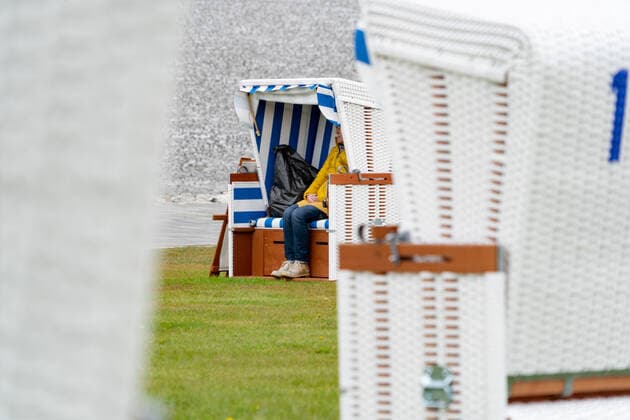 Büsum an der Nordsee in Schleswig-Holstein während der Corona-Pandemie im Mai 2021 - Tourismus in der Modellregion Büsum Neustart des Tourismus in Schleswig-Holstein -;Büsum an der Nordsee in Schleswig-Holstein während der Corona-Pandemie im Mai 2021 - Tourismus in der Modellregion Büsum Neustart des Tourismus in Schleswig-Holstein -, Büsum Schleswig-Holstein Deutschland Büsum