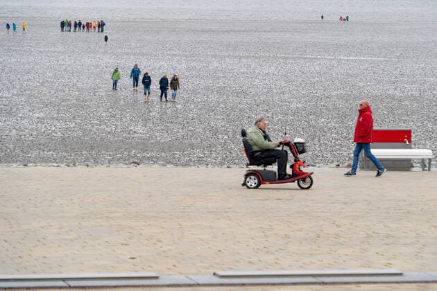 News Bilder des Tages Büsum an der Nordsee in Schleswig-Holstein während der Corona-Pandemie im Mai 2021 - Tourismus in der Modellregion Büsum Neustart des Tourismus in Schleswig-Holstein -;Büsum an der Nordsee in Schleswig-Holstein während der Corona-Pandemie im Mai 2021 - Tourismus in der Modellregion Büsum Neustart des Tourismus in Schleswig-Holstein -, Büsum Schleswig-Holstein Deutschland Büsum