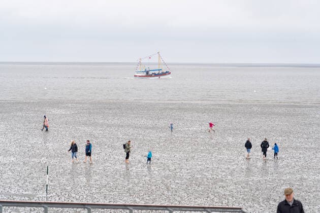 Büsum an der Nordsee in Schleswig-Holstein während der Corona-Pandemie im Mai 2021 - Tourismus in der Modellregion Büsum Neustart des Tourismus in Schleswig-Holstein -;Büsum an der Nordsee in Schleswig-Holstein während der Corona-Pandemie im Mai 2021 - Tourismus in der Modellregion Büsum Neustart des Tourismus in Schleswig-Holstein -, Büsum Schleswig-Holstein Deutschland Büsum