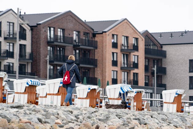 Büsum an der Nordsee in Schleswig-Holstein während der Corona-Pandemie im Mai 2021 - Tourismus in der Modellregion Büsum Neustart des Tourismus in Schleswig-Holstein -;Büsum an der Nordsee in Schleswig-Holstein während der Corona-Pandemie im Mai 2021 - Tourismus in der Modellregion Büsum Neustart des Tourismus in Schleswig-Holstein -, Büsum Schleswig-Holstein Deutschland Büsum