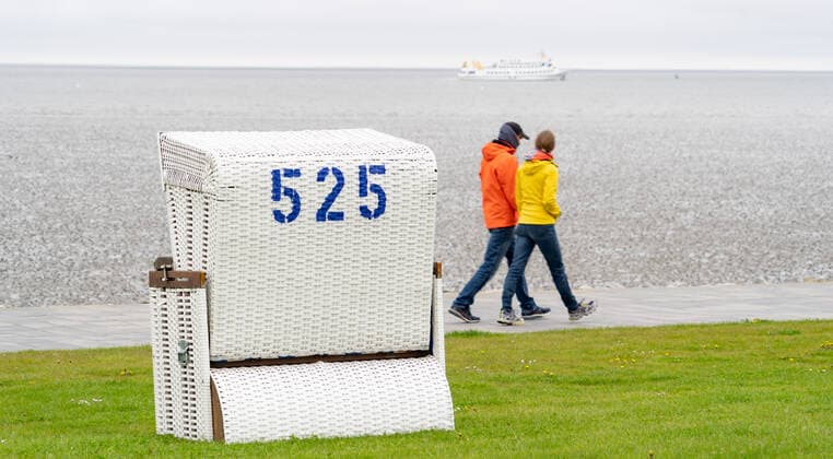 Büsum an der Nordsee in Schleswig-Holstein während der Corona-Pandemie im Mai 2021 - Tourismus in der Modellregion Büsum Neustart des Tourismus in Schleswig-Holstein -;Büsum an der Nordsee in Schleswig-Holstein während der Corona-Pandemie im Mai 2021 - Tourismus in der Modellregion Büsum Neustart des Tourismus in Schleswig-Holstein -, Büsum Schleswig-Holstein Deutschland Büsum