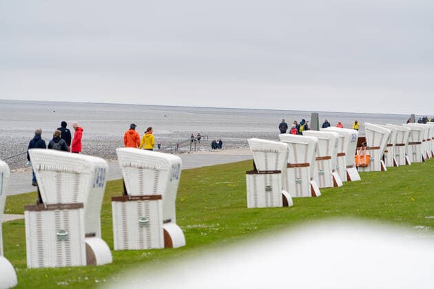 Büsum an der Nordsee in Schleswig-Holstein während der Corona-Pandemie im Mai 2021 - Tourismus in der Modellregion Büsum Neustart des Tourismus in Schleswig-Holstein -;Büsum an der Nordsee in Schleswig-Holstein während der Corona-Pandemie im Mai 2021 - Tourismus in der Modellregion Büsum Neustart des Tourismus in Schleswig-Holstein -, Büsum Schleswig-Holstein Deutschland Büsum