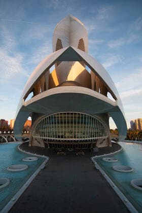 Architektur von Santiago Calatrava Creative Highlights World Palau de les Arts Reina Sofia, designed by Santiago Calatrava Valencia, VC, Spain CR_GUMU210514B-744528-01 EDITORIAL USE ONLY