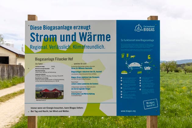 Biogasanlage nahe dem Schloss Filseck. Sie erzeugt regional Strom und Wärme. 12.05.2021. Europa, Deutschland, Baden-Württemberg, Uhingen. *** Biogas plant near Filseck Castle It generates regional electricity and heat 12 05 2021 Europe, Germany, Baden Württemberg, Uhingen