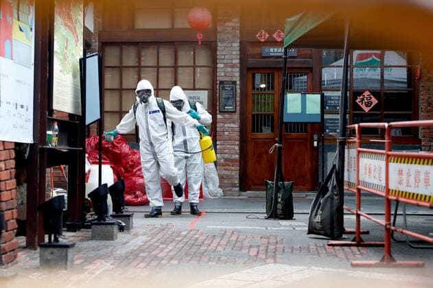 Virus Outbreak Taiwan Military officers disinfect at a COVID testing center as Taiwan has raised its Covid alert to level 3 after reporting 180 more locally acquired Covid cases Saturday, with stricter restrictions imposed in the capital Taipei and New Taipei, in Taipei, Taiwan, 15 May 2021. Local authorities of the two cities have made mask wearing in outdoor areas compulsory while suspending operation of non essential shops and many activities as well as entertainment. Taipei Taiwan ceng-notitle210515_npwwW  Copyright: xCengxShouxYix