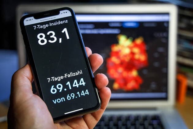 Coronavirus in Deutschland - Covid-19-Dashboard des Robert Koch-Institut 17.05.2021: Robert Koch-Institut: 7-Tage-Inzidenz 83,1. 7-Tage-Fallzahl 69.144. COVID-19-Fälle 3.598.846. Zugang um 5.412 gegenüber dem Vortag. COVID-19-Todesfälle 86.160. Zugang um 64 gegenüber dem Vortag.