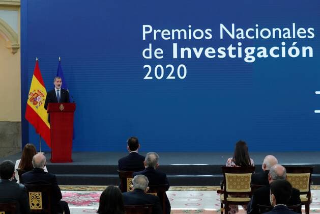 Spain s King Felipe VI (L), delivers a speech at the opening of 2020 Spanish Research Prizes awarding ceremony, at El Pardo Palace, in Madrid, Spain, 17 May 2021. Spain s royal couple chairs Spanish Research Prizes awarding ceremony !ACHTUNG: NUR REDAKTIONELLE NUTZUNG!  Copyright: xChemaxMoyax GRAF9347 20210517-637568507964365800