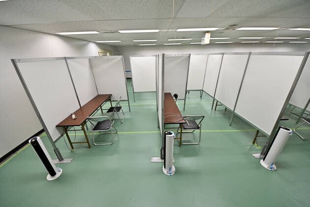 A view of a booth of Covid-19 vaccination centres during a launch for large-scale Covid-19 vaccination centres in Tokyo, Japan on Monday, May 17, 2021. This centre will open on May 24, 2021. Tokyo operation units organize Ground, Air and Maritime Self?Defense Forces (Army, Air force and Navy) 240 officer and private 110 medical worker out of 350 members.  TKP2021051745 KEIZOxMORI