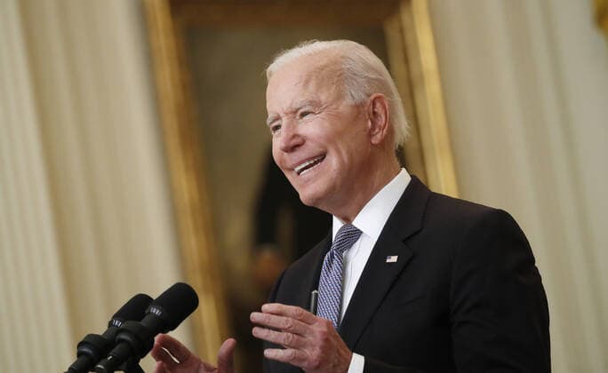 May 17, 2021, Washington, District of Columbia, USA: United States President Joe Biden delivers remarks on the COVID-19 response and the vaccination program from the East Room of the White House in Washington, DC, USA, 17 May 2021. The President announced the US will share its excess vaccines with other nations Washington USA - ZUMAs152 20210517_zaa_s152_042 Copyright: xShawnxThewx-xPoolxViaxCnpx