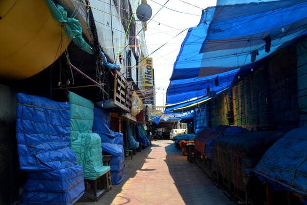 India: Imposed complete lockdown in West Bengal 21 Almost an Empty market in Kolkata during the times of lockdown. Lock down has been imposed to survive the deadliest second wave covid-19. Calcutta West Bengal India Copyright: AnubrataxMondal