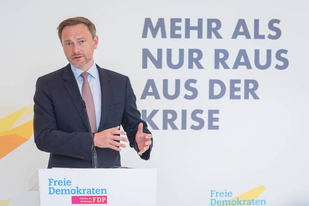 Berlin, Christian Lindner gibt Pressekonferenz im Bundestag Christian Lindner (Bundesvorsitzender FDP) während der Pressekonferenz vor der FDP Fraktionsitzung im Deutschen Bundestag am 18.05.2021 in Berlin. Berlin Bundestag Berlin Deutschland *** Berlin, Christian Lindner gives press conference in the Bundestag Christian Lindner Federal Chairman FDP during the press conference before the FDP parliamentary group meeting in the German Bundestag on 18 05 2021 in Berlin Berlin Bundestag Berlin Germany