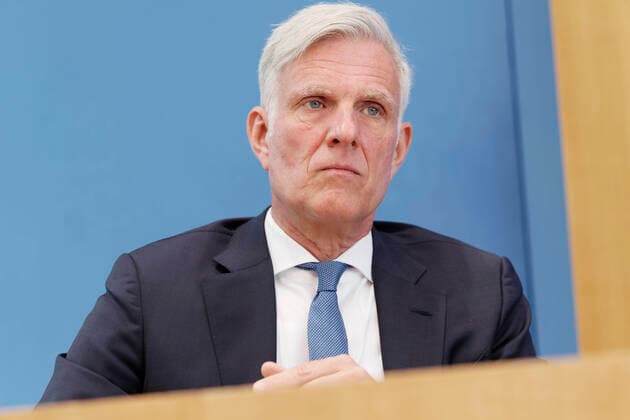 Stephan Schwarz 2021-05-18, Deutschland, Berlin - Bundespressekonferenz zur Übergabe des Arbeitsweltberichts durch den Rat der Arbeitswelt. Im Bild Stephan Schwarz, Mitglied des Rats der Arbeitswelt und Geschäftsführender Gesellschafter des Familienunternehmens Gebäudereinigung GRG Services Berlin und ehem. Präsident der Handwerkskammer Berlin. *** Stephan Schwarz 2021 05 18, Germany, Berlin Federal Press Conference for the handing over of the Working World Report by the Working World Council In the picture Stephan Schwarz, Member of the Working World Council and Managing Partner of the family business commercial cleaning GRG Services Berlin and former President of the Chamber of Crafts Berlin