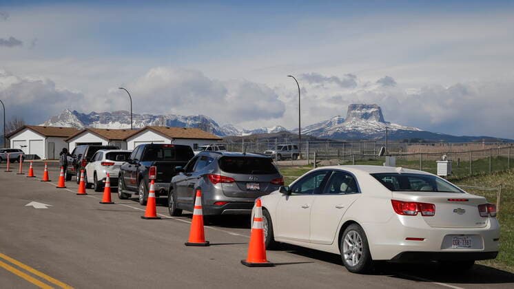 May 18, 2021, Carway, ab, Canada: Southern Alberta residents line up to get shots of a COVID-19 vaccine from a Montana tribe in Carway, Alta., Tuesday, May 18, 2021. Carway Canada  - ZUMAc35_ 20210518_zaf_c35_057 Copyright: xJeffxMcintoshx