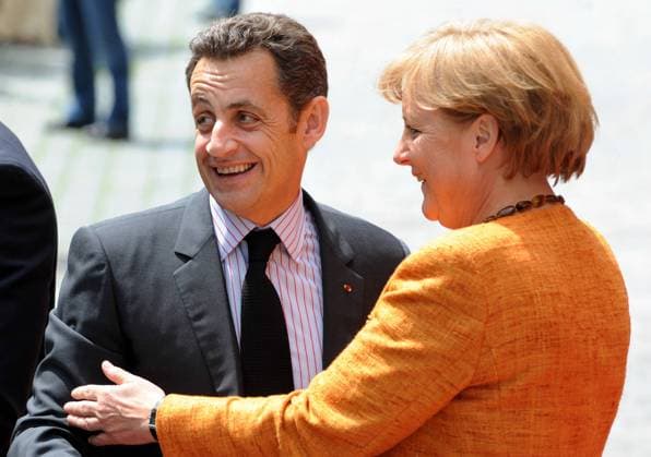 Bundeskanzlerin Angela Merkel, rechts, Nicolas Sarkozy, Praesident Frankreich, links, waehrend eines Treffens in Straubing, Bayern, 9. Juni 2008.