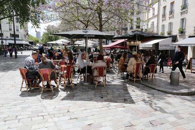 reouverture des magasins des cinemas des terrasses pendant l epidemie de covid-19 NEWS: reouverture des commerces - Paris - 19 05 2021 JonathanRebboah Panoramic  PESRK24022012