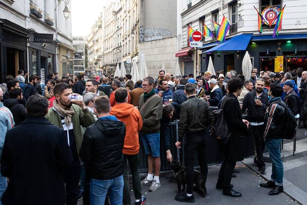 Paris, France, May 19, 2021 - View of a bar near Bastille, as restaurant and bar terraces re-open at 50-percent capacity for groups of up to six while the curfew will be pushed back from 7 to 9:00 pm, as part of an easing of the nationwide lockdown due to the Covid-19 pandemic. Patrons have made their way back to cafes and prepared long-awaited visits to cinemas and museums as France loosened restrictions in a return to semi-normality after over six months of Covid-19 curbs. Cafes and restaurants with terraces or rooftop gardens can now offer outdoor dining, under the second phase of a lockdown-lifting plan that should culminate in a full reopening of the economy on June 30.  Copyright: xAlexisxSciardx