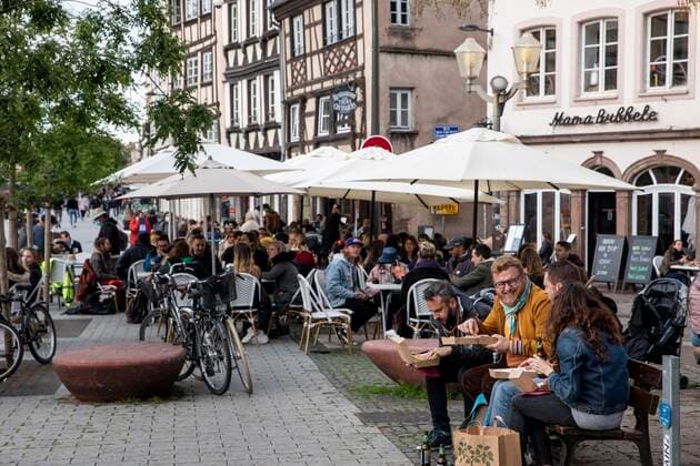 reouverture des terrasses des restaurants a Strasbourg NEWS : Reouverture des Terrasses Restaurants Commerces et Cinema - Strasbourg - 19 05 2021 ElyxandroCEGARRA PANORAMIC 
