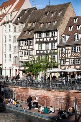 reouverture des terrasses des restaurants a Strasbourg NEWS : Reouverture des Terrasses Restaurants Commerces et Cinema - Strasbourg - 19 05 2021 ElyxandroCEGARRA PANORAMIC 